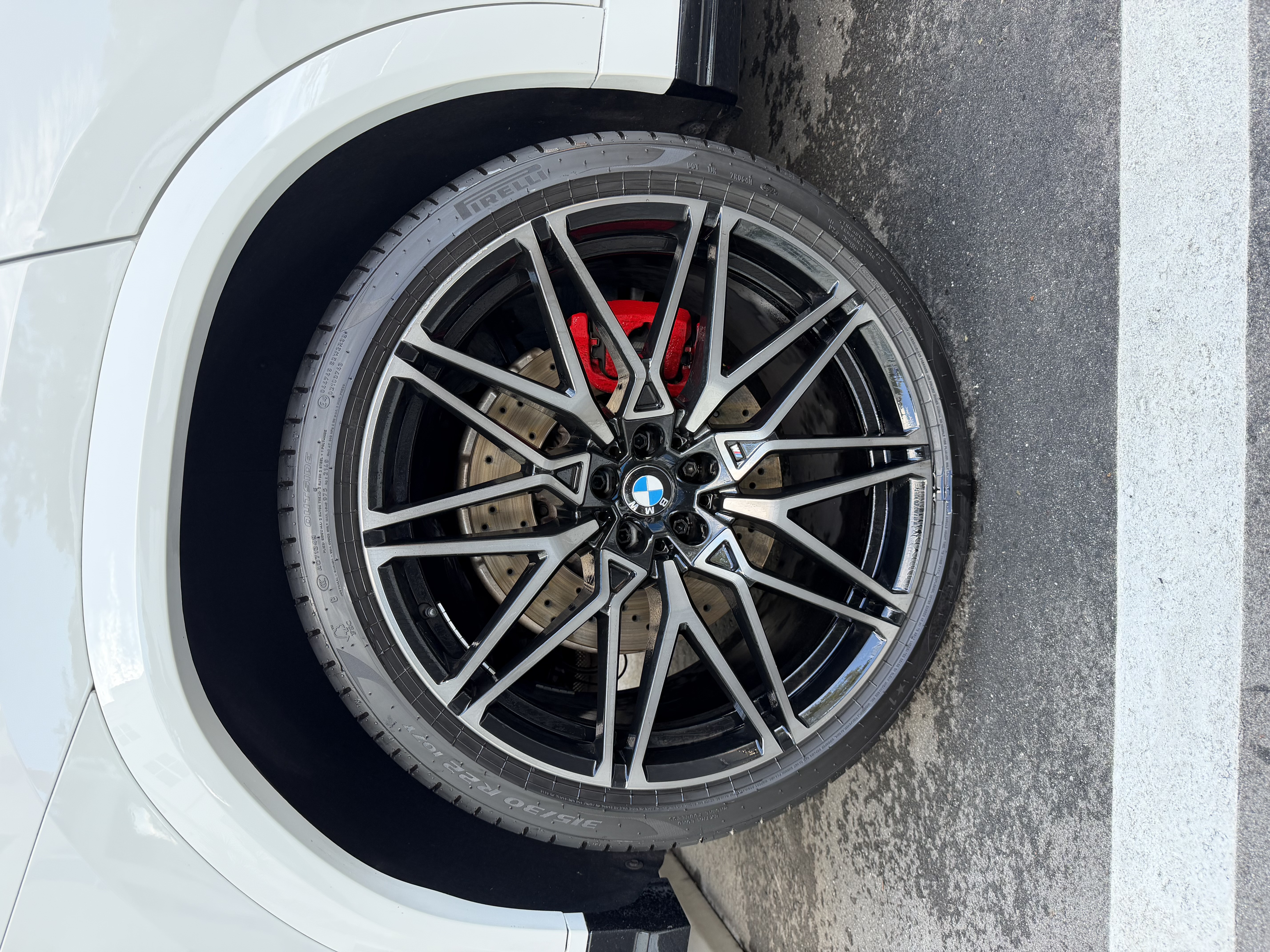White BMW wheels detailing